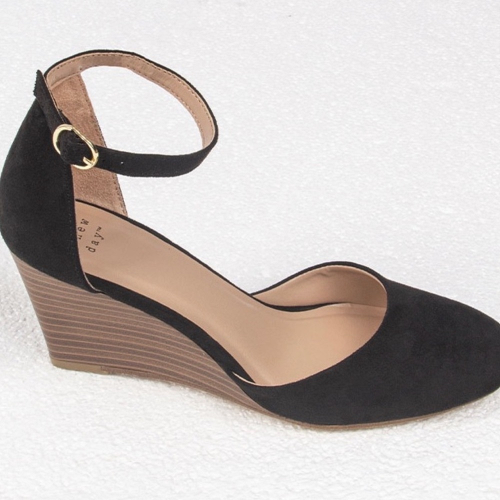 Black  wedge-A new Day..super cute shoes. Size 8